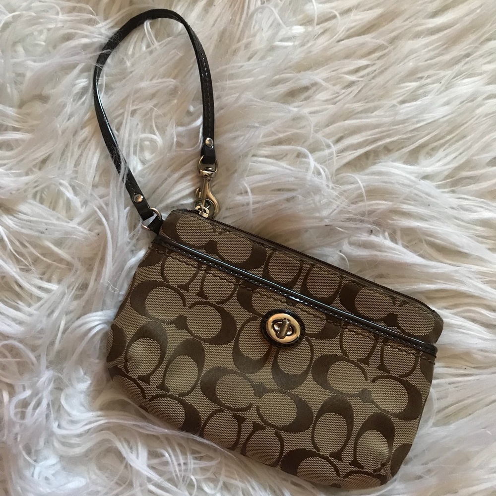 brown coach wristlet